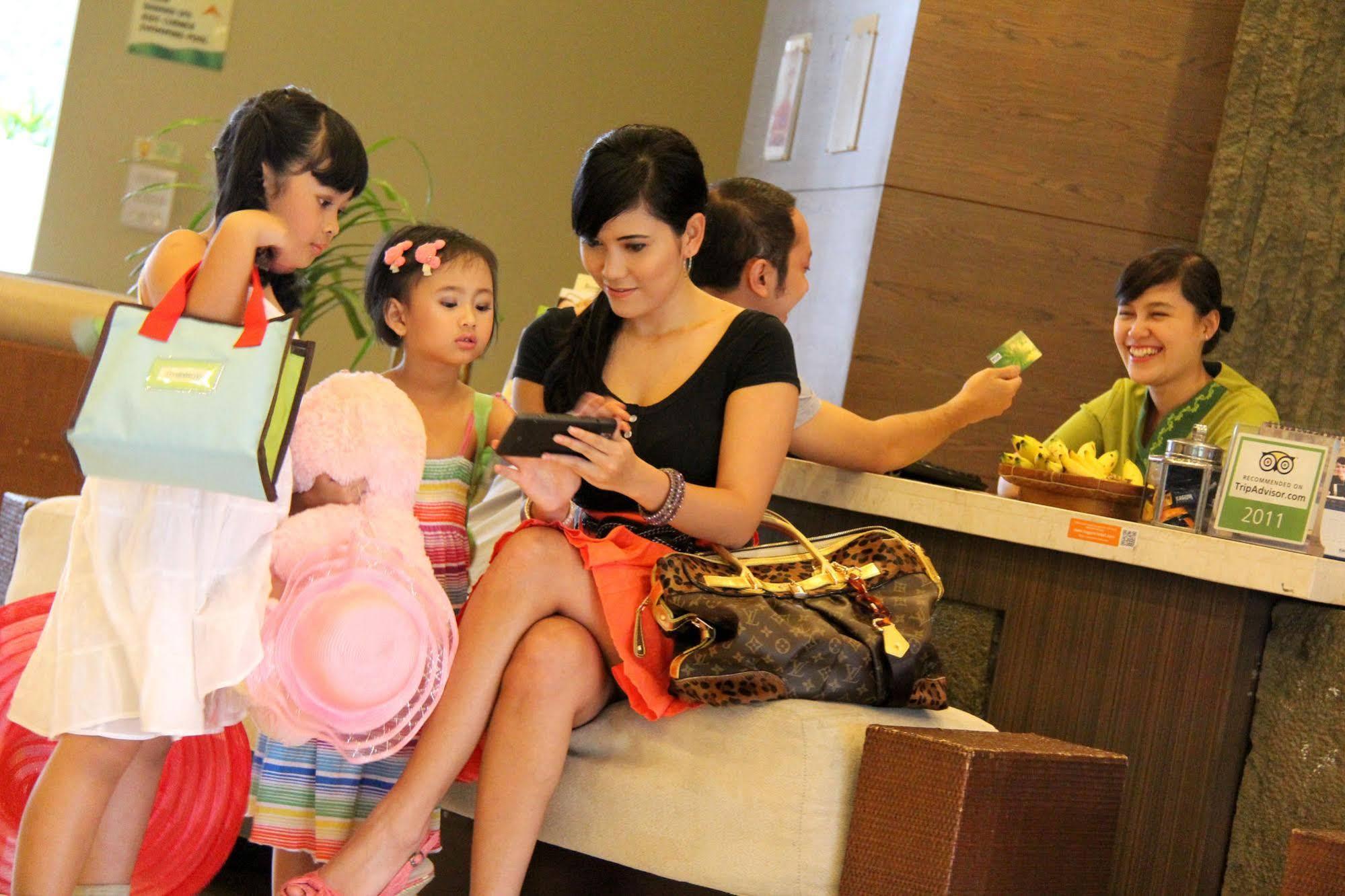 Banana Inn By Kagum Hotels Bandung Exterior photo