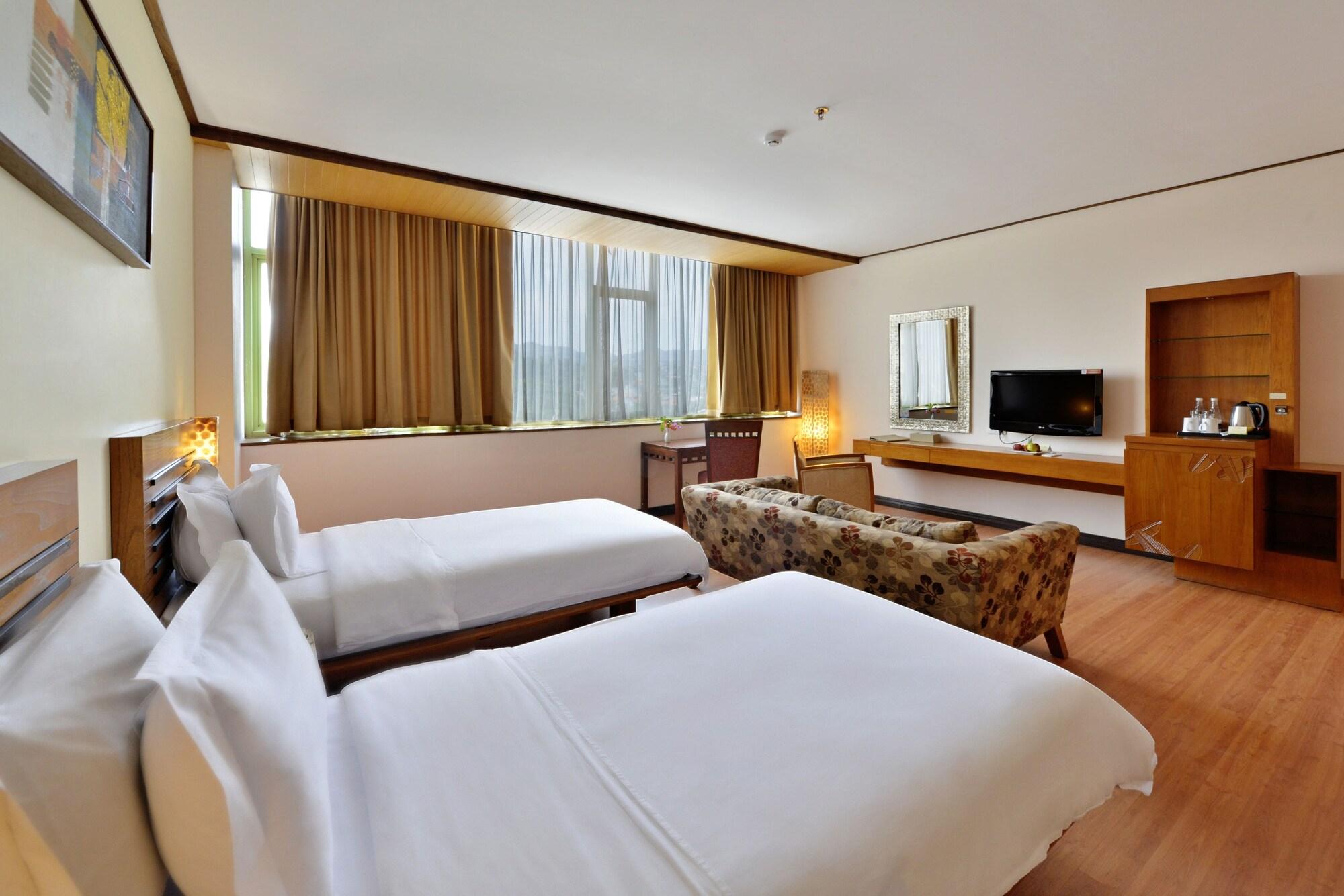 Banana Inn By Kagum Hotels Bandung Exterior photo