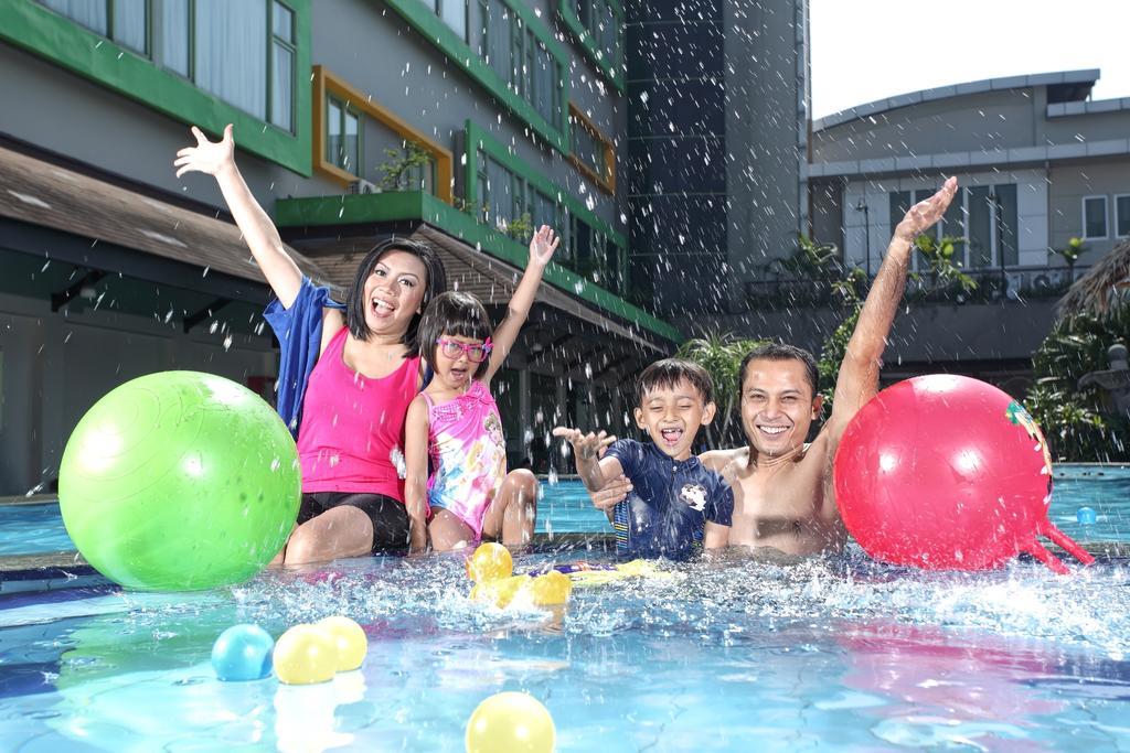 Banana Inn By Kagum Hotels Bandung Exterior photo