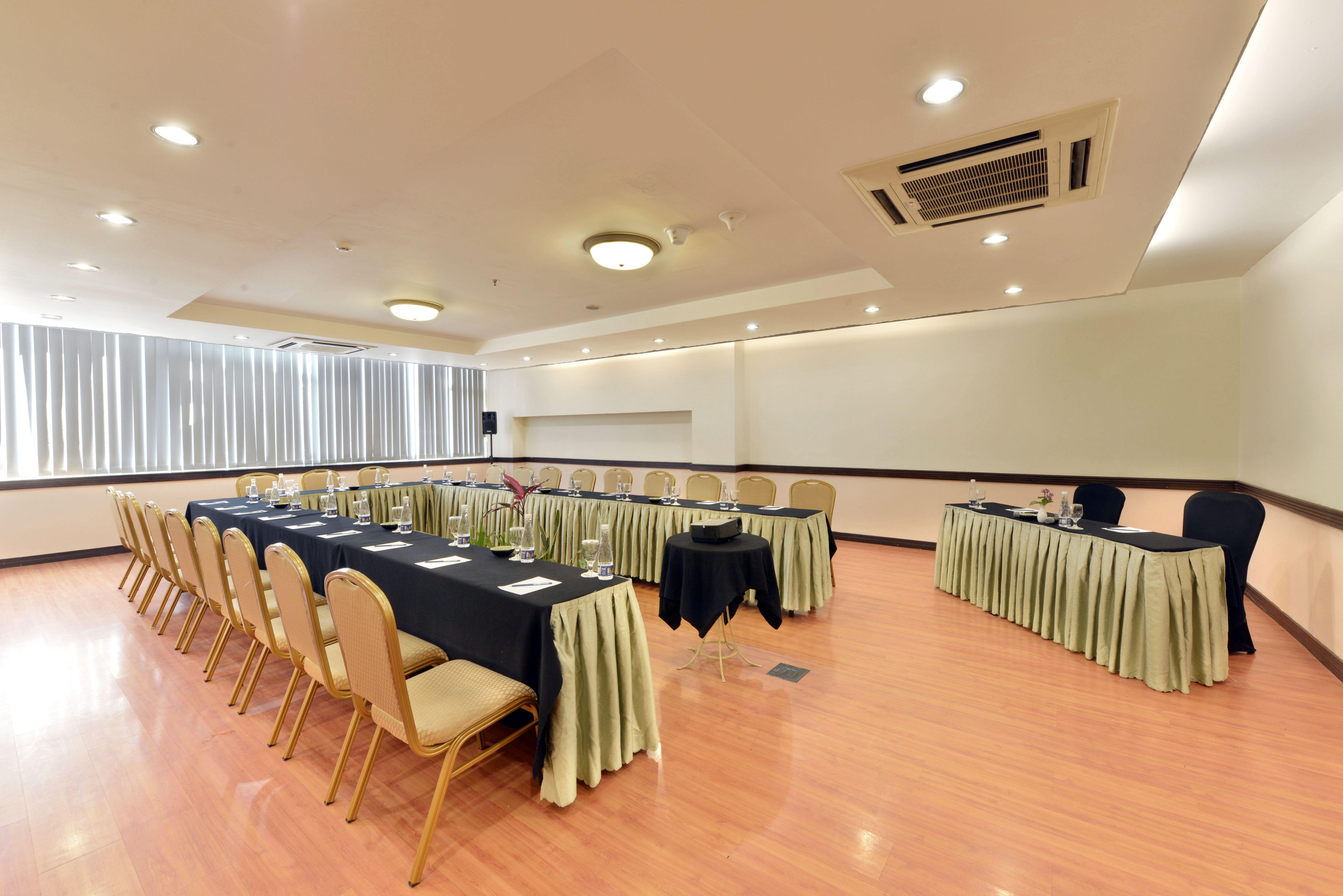 Banana Inn By Kagum Hotels Bandung Exterior photo